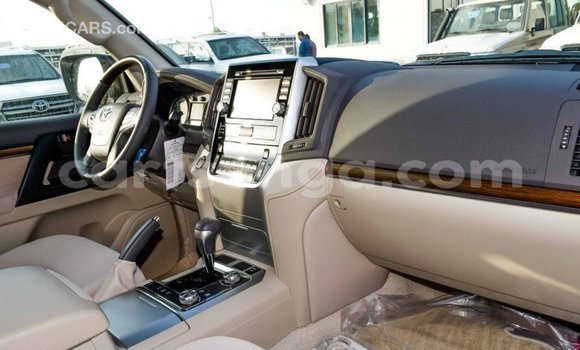 Buy Import Toyota Land Cruiser White Car in Import - Dubai in Hhohho Buy Import Toyota Land Cruiser White Car in Import - Dubai in Hhohho