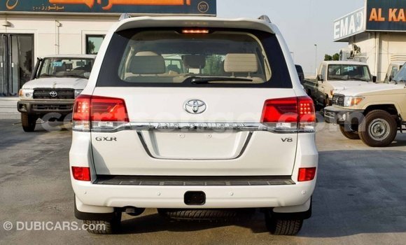Buy Import Toyota Land Cruiser White Car in Import - Dubai in Hhohho Buy Import Toyota Land Cruiser White Car in Import - Dubai in Hhohho