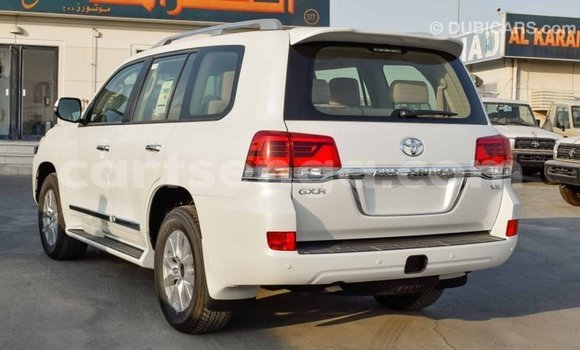 Buy Import Toyota Land Cruiser White Car in Import - Dubai in Hhohho Buy Import Toyota Land Cruiser White Car in Import - Dubai in Hhohho