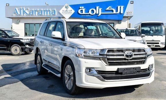 Buy Import Toyota Land Cruiser White Car in Import - Dubai in Hhohho Buy Import Toyota Land Cruiser White Car in Import - Dubai in Hhohho