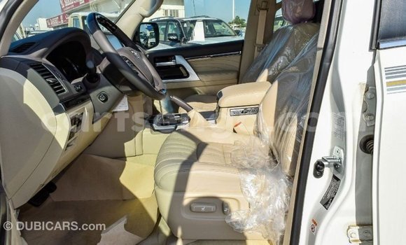 Buy Import Toyota Land Cruiser White Car in Import - Dubai in Hhohho Buy Import Toyota Land Cruiser White Car in Import - Dubai in Hhohho