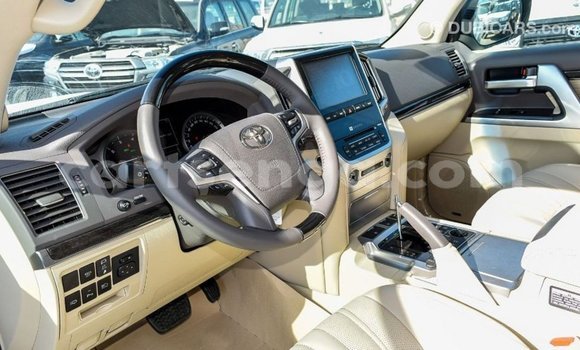 Buy Import Toyota Land Cruiser White Car in Import - Dubai in Hhohho Buy Import Toyota Land Cruiser White Car in Import - Dubai in Hhohho