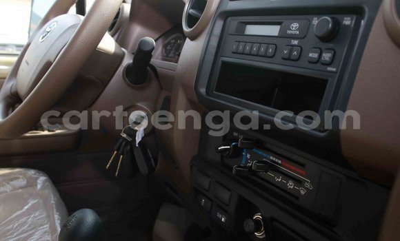 Buy Import Toyota Land Cruiser Beige Car in Import - Dubai in Hhohho Buy Import Toyota Land Cruiser Beige Car in Import - Dubai in Hhohho