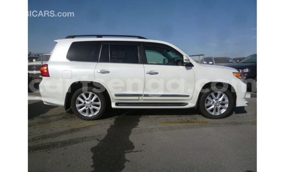 Buy Import Toyota Land Cruiser White Car in Import - Dubai in Hhohho Buy Import Toyota Land Cruiser White Car in Import - Dubai in Hhohho