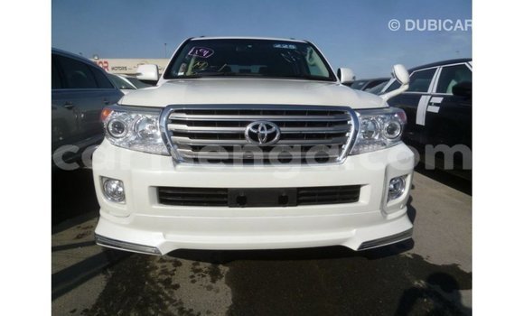 Buy Import Toyota Land Cruiser White Car in Import - Dubai in Hhohho Buy Import Toyota Land Cruiser White Car in Import - Dubai in Hhohho
