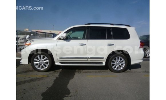 Buy Import Toyota Land Cruiser White Car in Import - Dubai in Hhohho Buy Import Toyota Land Cruiser White Car in Import - Dubai in Hhohho