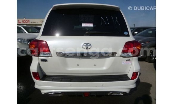 Buy Import Toyota Land Cruiser White Car in Import - Dubai in Hhohho Buy Import Toyota Land Cruiser White Car in Import - Dubai in Hhohho