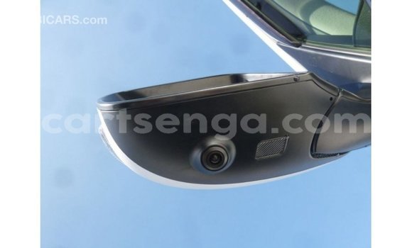 Buy Import Toyota Land Cruiser White Car in Import - Dubai in Hhohho Buy Import Toyota Land Cruiser White Car in Import - Dubai in Hhohho