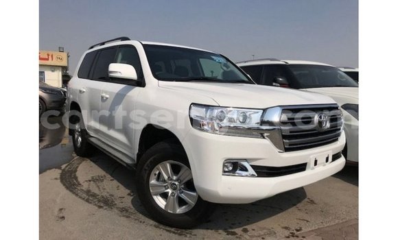 Acheter Import Voiture Toyota Land Cruiser Blanc à Import - Dubai, Hhohho Acheter Import Voiture Toyota Land Cruiser Blanc à Import - Dubai, Hhohho