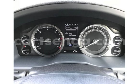 Acheter Import Voiture Toyota Land Cruiser Blanc à Import - Dubai, Hhohho Acheter Import Voiture Toyota Land Cruiser Blanc à Import - Dubai, Hhohho