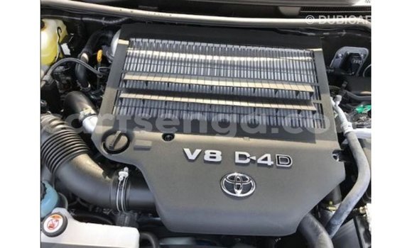 Acheter Import Voiture Toyota Land Cruiser Blanc à Import - Dubai, Hhohho Acheter Import Voiture Toyota Land Cruiser Blanc à Import - Dubai, Hhohho