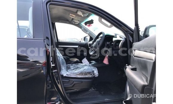 Nunua Imported Toyota Hilux Black Gari ndani ya Import - Dubai nchini Hhohho Nunua Imported Toyota Hilux Black Gari ndani ya Import - Dubai nchini Hhohho