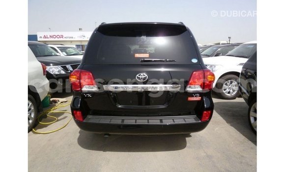 Acheter Import Voiture Toyota Land Cruiser Noir à Import - Dubai, Hhohho Acheter Import Voiture Toyota Land Cruiser Noir à Import - Dubai, Hhohho