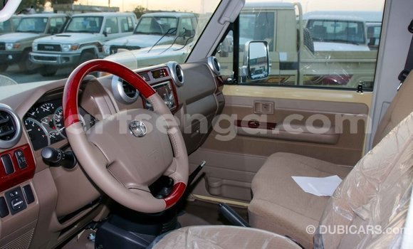 Buy Import Toyota Land Cruiser Beige Car in Import - Dubai in Hhohho Buy Import Toyota Land Cruiser Beige Car in Import - Dubai in Hhohho