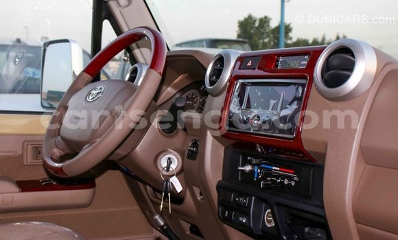 Buy Import Toyota Land Cruiser Beige Car in Import - Dubai in Hhohho Buy Import Toyota Land Cruiser Beige Car in Import - Dubai in Hhohho