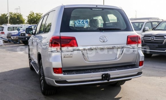 Buy Import Toyota Land Cruiser Other Car in Import - Dubai in Hhohho Buy Import Toyota Land Cruiser Other Car in Import - Dubai in Hhohho