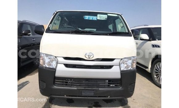 Acheter Import Voiture Toyota Hiace Blanc à Import - Dubai, Hhohho Acheter Import Voiture Toyota Hiace Blanc à Import - Dubai, Hhohho