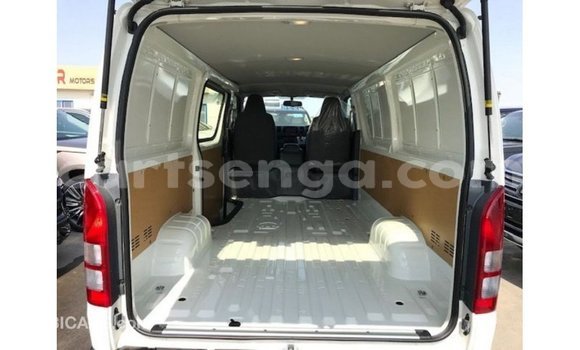 Acheter Import Voiture Toyota Hiace Blanc à Import - Dubai, Hhohho Acheter Import Voiture Toyota Hiace Blanc à Import - Dubai, Hhohho