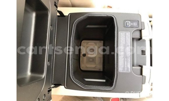 Acheter Import Voiture Toyota Land Cruiser Noir à Import - Dubai, Hhohho Acheter Import Voiture Toyota Land Cruiser Noir à Import - Dubai, Hhohho