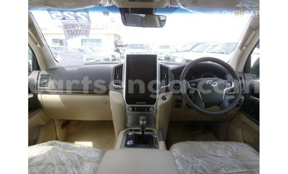 Acheter Import Voiture Toyota Land Cruiser Blanc à Import - Dubai, Hhohho Acheter Import Voiture Toyota Land Cruiser Blanc à Import - Dubai, Hhohho