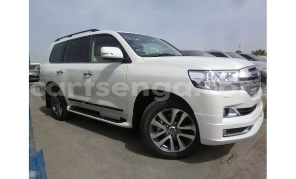 Acheter Import Voiture Toyota Land Cruiser Blanc à Import - Dubai, Hhohho Acheter Import Voiture Toyota Land Cruiser Blanc à Import - Dubai, Hhohho