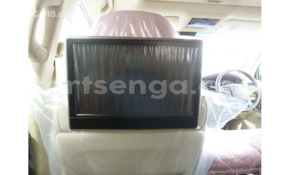 Acheter Import Voiture Toyota Land Cruiser Blanc à Import - Dubai, Hhohho Acheter Import Voiture Toyota Land Cruiser Blanc à Import - Dubai, Hhohho