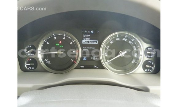 Acheter Import Voiture Toyota Land Cruiser Blanc à Import - Dubai, Hhohho Acheter Import Voiture Toyota Land Cruiser Blanc à Import - Dubai, Hhohho