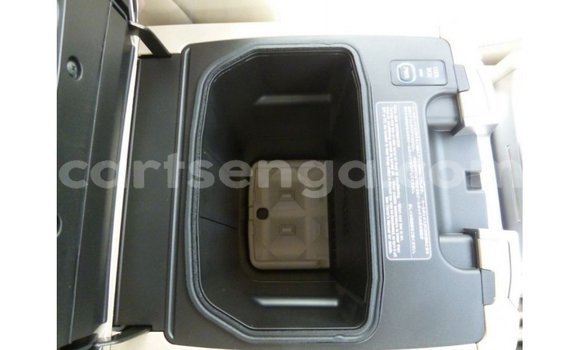 Acheter Import Voiture Toyota Land Cruiser Blanc à Import - Dubai, Hhohho Acheter Import Voiture Toyota Land Cruiser Blanc à Import - Dubai, Hhohho