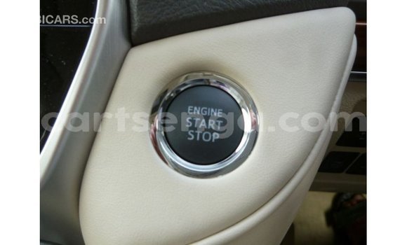 Acheter Import Voiture Toyota Land Cruiser Blanc à Import - Dubai, Hhohho Acheter Import Voiture Toyota Land Cruiser Blanc à Import - Dubai, Hhohho