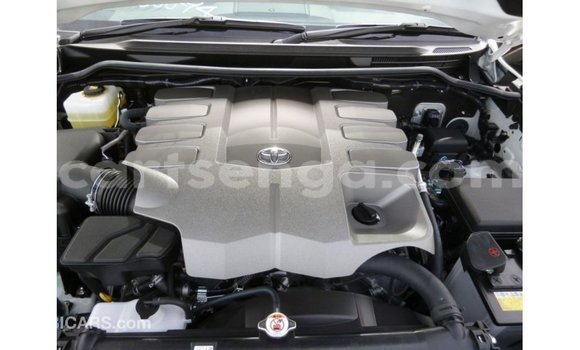 Acheter Import Voiture Toyota Land Cruiser Blanc à Import - Dubai, Hhohho Acheter Import Voiture Toyota Land Cruiser Blanc à Import - Dubai, Hhohho