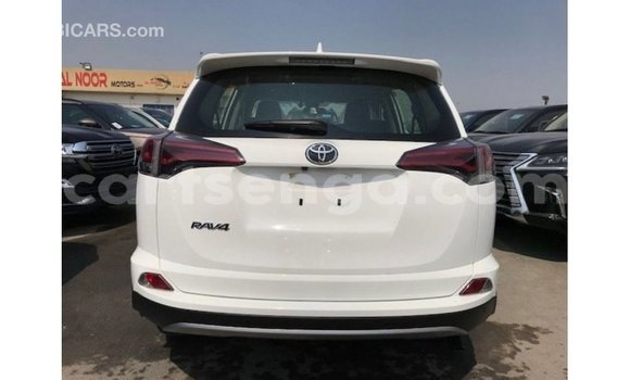 Acheter Import Voiture Toyota 4Runner Blanc à Import - Dubai, Hhohho Acheter Import Voiture Toyota 4Runner Blanc à Import - Dubai, Hhohho