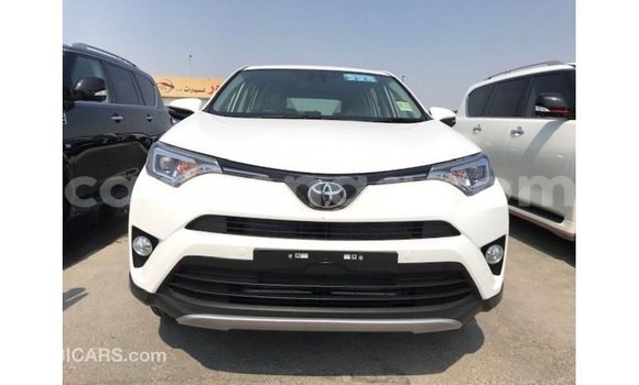 Acheter Import Voiture Toyota 4Runner Blanc à Import - Dubai, Hhohho Acheter Import Voiture Toyota 4Runner Blanc à Import - Dubai, Hhohho