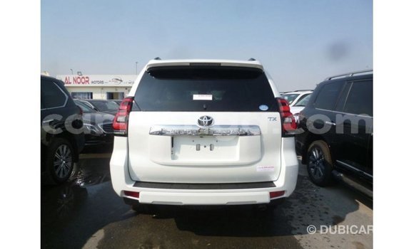 Acheter Import Voiture Toyota Prado Blanc à Import - Dubai, Hhohho Acheter Import Voiture Toyota Prado Blanc à Import - Dubai, Hhohho