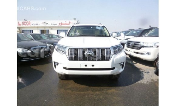 Acheter Import Voiture Toyota Prado Blanc à Import - Dubai, Hhohho Acheter Import Voiture Toyota Prado Blanc à Import - Dubai, Hhohho
