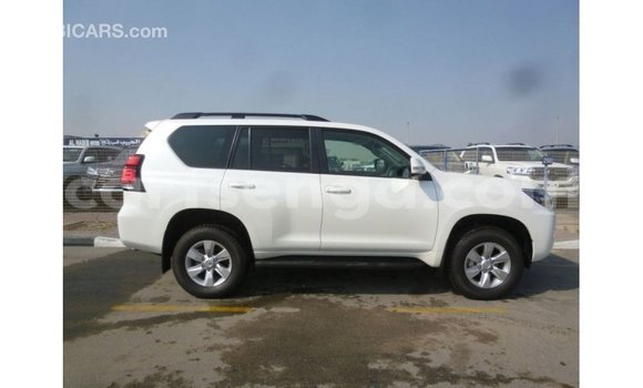 Acheter Import Voiture Toyota Prado Blanc à Import - Dubai, Hhohho Acheter Import Voiture Toyota Prado Blanc à Import - Dubai, Hhohho