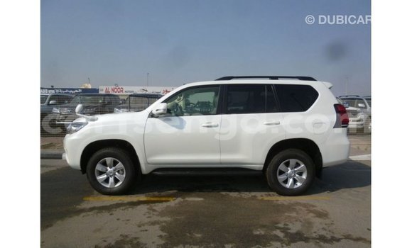 Acheter Import Voiture Toyota Prado Blanc à Import - Dubai, Hhohho Acheter Import Voiture Toyota Prado Blanc à Import - Dubai, Hhohho