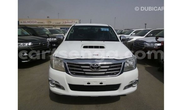 Acheter Import Voiture Toyota Hilux Blanc à Import - Dubai, Hhohho Acheter Import Voiture Toyota Hilux Blanc à Import - Dubai, Hhohho