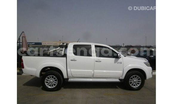 Acheter Import Voiture Toyota Hilux Blanc à Import - Dubai, Hhohho Acheter Import Voiture Toyota Hilux Blanc à Import - Dubai, Hhohho