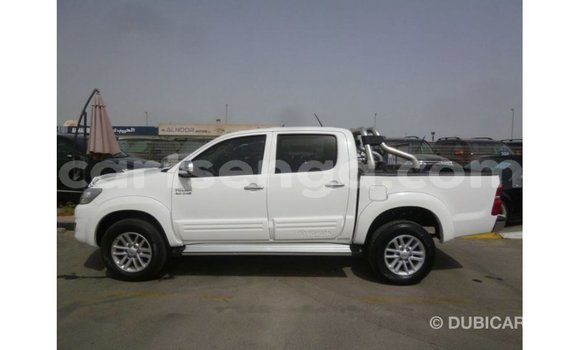 Acheter Import Voiture Toyota Hilux Blanc à Import - Dubai, Hhohho Acheter Import Voiture Toyota Hilux Blanc à Import - Dubai, Hhohho