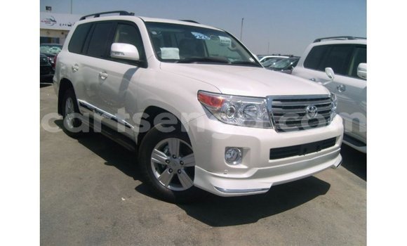 Nunua Imported Toyota Land Cruiser White Gari ndani ya Import - Dubai nchini Hhohho Nunua Imported Toyota Land Cruiser White Gari ndani ya Import - Dubai nchini Hhohho