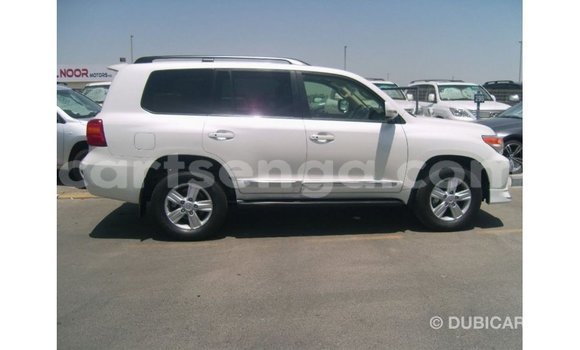 Nunua Imported Toyota Land Cruiser White Gari ndani ya Import - Dubai nchini Hhohho Nunua Imported Toyota Land Cruiser White Gari ndani ya Import - Dubai nchini Hhohho
