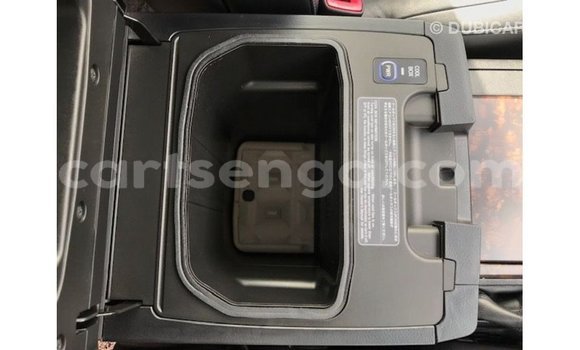 Acheter Import Voiture Toyota Land Cruiser Blanc à Import - Dubai, Hhohho Acheter Import Voiture Toyota Land Cruiser Blanc à Import - Dubai, Hhohho