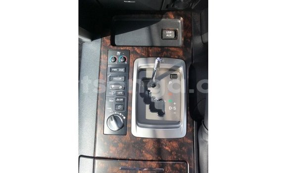 Acheter Import Voiture Toyota Land Cruiser Blanc à Import - Dubai, Hhohho Acheter Import Voiture Toyota Land Cruiser Blanc à Import - Dubai, Hhohho