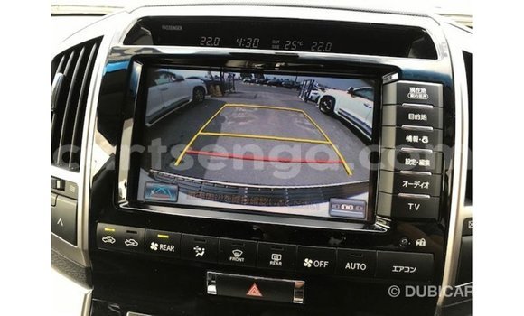 Acheter Import Voiture Toyota Land Cruiser Blanc à Import - Dubai, Hhohho Acheter Import Voiture Toyota Land Cruiser Blanc à Import - Dubai, Hhohho