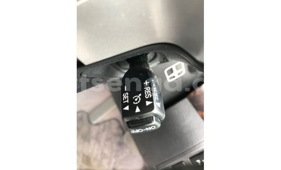 Acheter Import Voiture Toyota Land Cruiser Blanc à Import - Dubai, Hhohho Acheter Import Voiture Toyota Land Cruiser Blanc à Import - Dubai, Hhohho