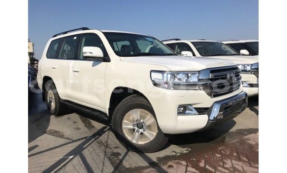 Nunua Imported Toyota Land Cruiser White Gari ndani ya Import - Dubai nchini Hhohho Nunua Imported Toyota Land Cruiser White Gari ndani ya Import - Dubai nchini Hhohho