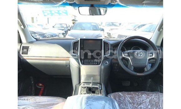 Nunua Imported Toyota Land Cruiser White Gari ndani ya Import - Dubai nchini Hhohho Nunua Imported Toyota Land Cruiser White Gari ndani ya Import - Dubai nchini Hhohho