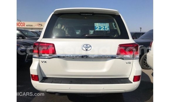 Nunua Imported Toyota Land Cruiser White Gari ndani ya Import - Dubai nchini Hhohho Nunua Imported Toyota Land Cruiser White Gari ndani ya Import - Dubai nchini Hhohho