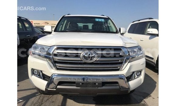 Nunua Imported Toyota Land Cruiser White Gari ndani ya Import - Dubai nchini Hhohho Nunua Imported Toyota Land Cruiser White Gari ndani ya Import - Dubai nchini Hhohho
