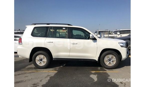 Nunua Imported Toyota Land Cruiser White Gari ndani ya Import - Dubai nchini Hhohho Nunua Imported Toyota Land Cruiser White Gari ndani ya Import - Dubai nchini Hhohho